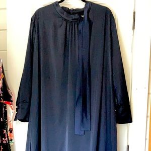 Dainty Jewells Navy Blue Hi-Lo dress. Size 4x.